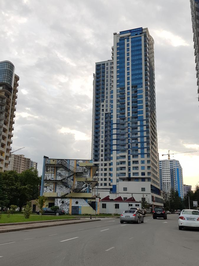 Apartment In Yalchin Star Residence Батуми Екстериор снимка